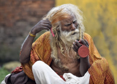 Sadhus par Helene GUILLARD